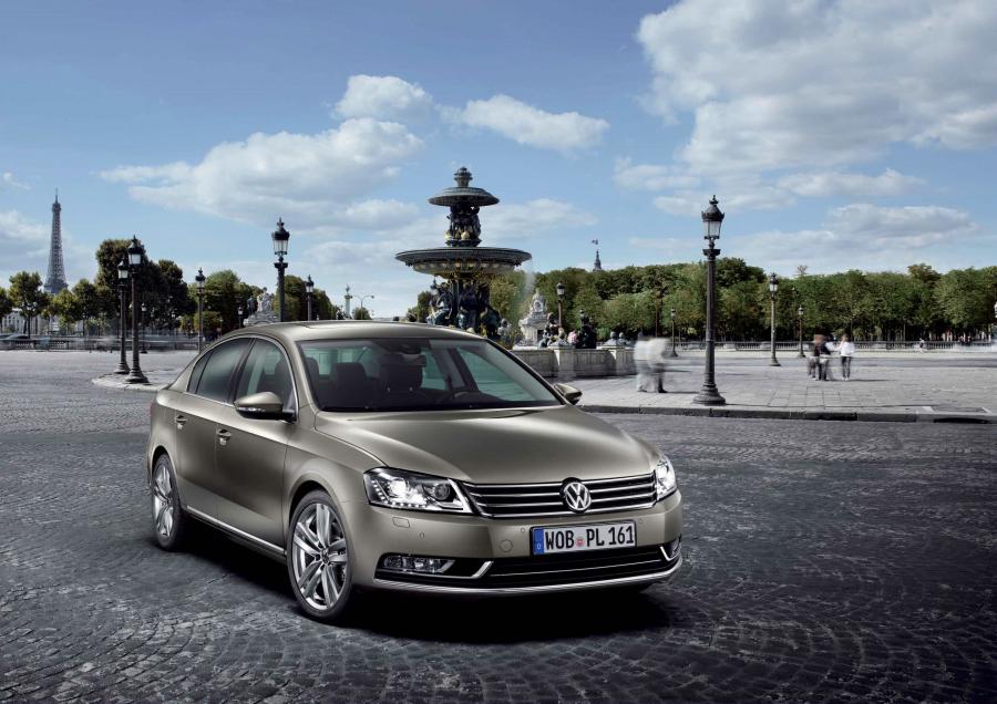  Volkswagen Passat 2010 года  (фото 21 из 37)